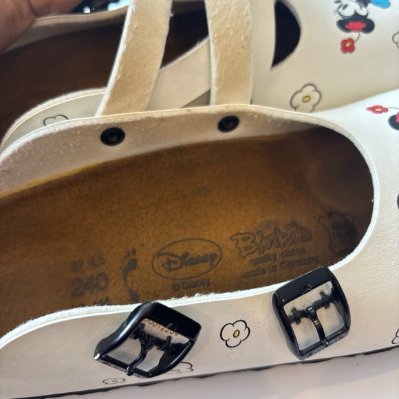 Disney White Clogs Mickey & Minnie Mouse size 6 - Picture 4 of 11